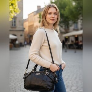 FLAWLESS Coach Madison Sophia Satchel